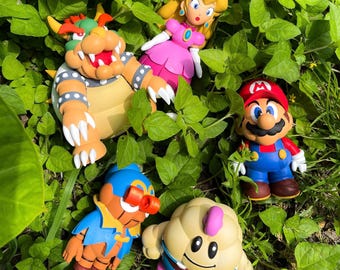 Figuras estándar y de lujo de SMRPG