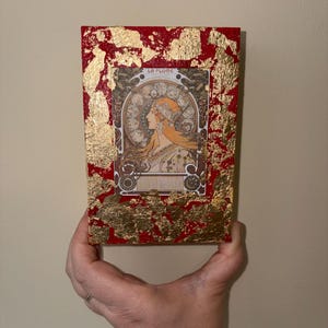 Gilded Remains – Handgefertigtes Schattenbox-Relikt