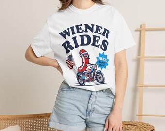 Shirt Wiener Rides 4 juli, hotdog Shirt Wiener Rides, 4 juli Hotdog-T-shirt | Amerikaanse vlag, retrobadge, motorfiets 4 juli
