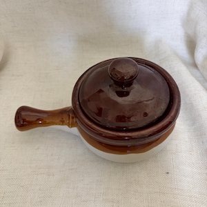 Mini panela vintage de cerâmica com tampa, cerâmica esmaltada marrom, pequena panela para cozinhar, decoração de cozinha estilo cottagecore, utensílios de cozinha rústicos