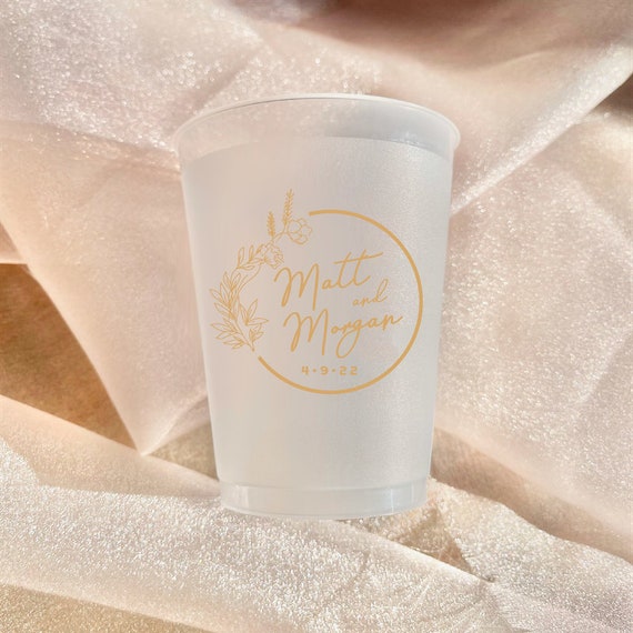 Modern Last Name Frosted Wedding Cups, Modern Wedding Cups, Fancy Elegant  Script, Custom Wedding Cups, Plastic Cups, 16oz Frosted Cups 