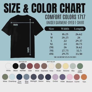 Puede incluir: Una camiseta unisex negra te&ntilde;ida con una tabla de tallas y colores. La tabla enumera las tallas S a 4XL con medidas de ancho y largo en pulgadas. Las opciones de color incluyen blanco, negro, pimienta y m&aacute;s.