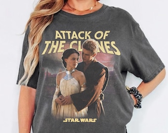 レトロなクローンの攻撃Tシャツ、スターウォーズ映画Tシャツ、アナキン・スカイウォーカーとパドメ・アミダラのディズニーワールドスウェットシャツ、スターウォーズファンギフトTシャツ