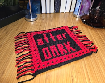 Patrón de posavasos de ganchillo con mosaico superpuesto para la noche: Posavasos para lectores nocturnos (patrón en PDF)