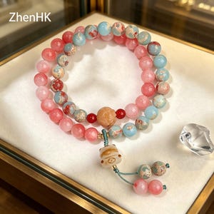 Pulsera de cuentas bicolor rosa y azul, pulsera de doble hebra, lindo colgante de gato, pulsera apilable hecha a mano estilo boho.
