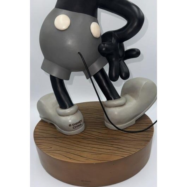 Disney Steamboat Willie Mickey Mouse grande figurine de collection en résine 2001 image 15