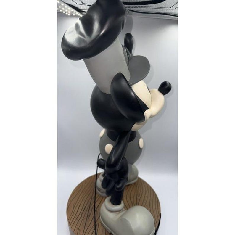 Disney Steamboat Willie Mickey Mouse grande figurine de collection en résine 2001 image 9