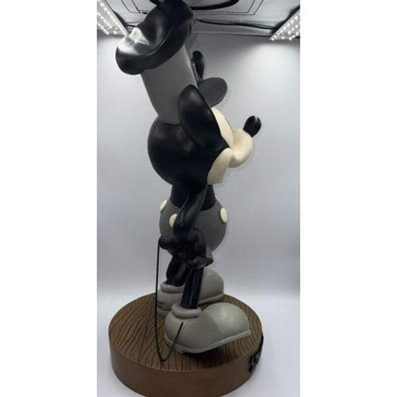 Disney Steamboat Willie Mickey Mouse grande figurine de collection en résine 2001 image 8