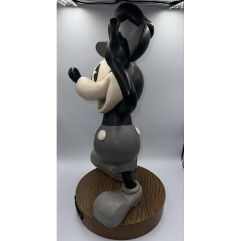 Disney Steamboat Willie Mickey Mouse grande figurine de collection en résine 2001 image 19
