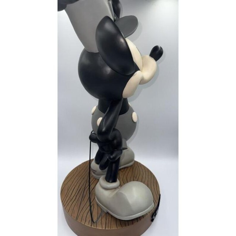 Disney Steamboat Willie Mickey Mouse grande figurine de collection en résine 2001 image 10