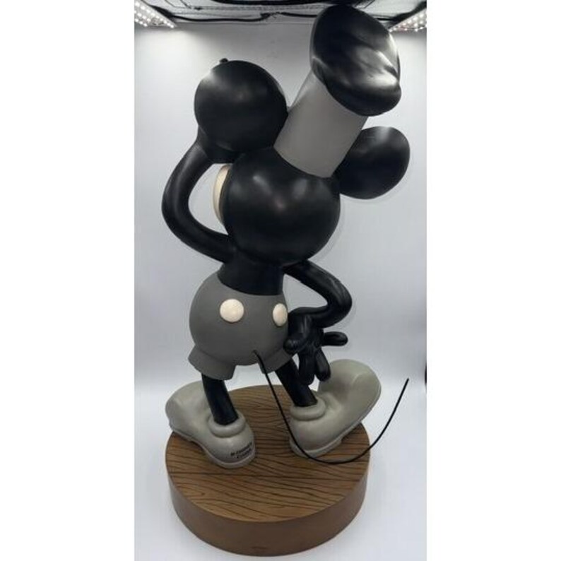 Disney Steamboat Willie Mickey Mouse grande figurine de collection en résine 2001 image 12