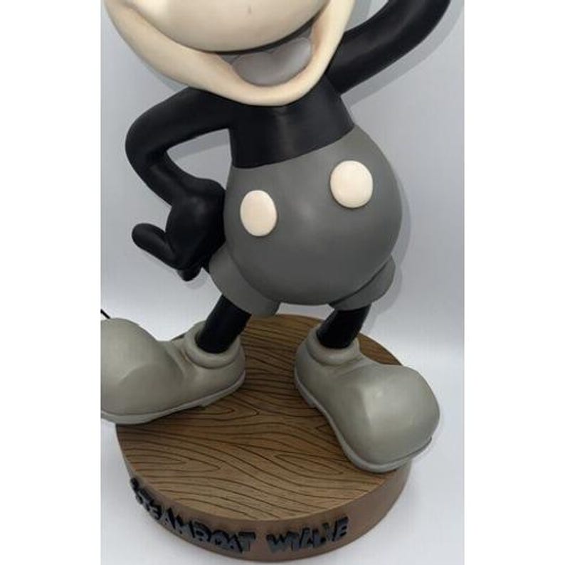 Disney Steamboat Willie Mickey Mouse grande figurine de collection en résine 2001 image 5