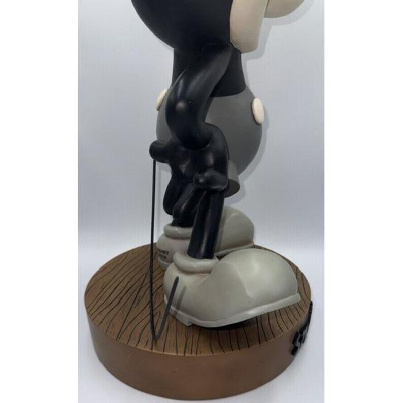 Disney Steamboat Willie Mickey Mouse grande figurine de collection en résine 2001 image 11