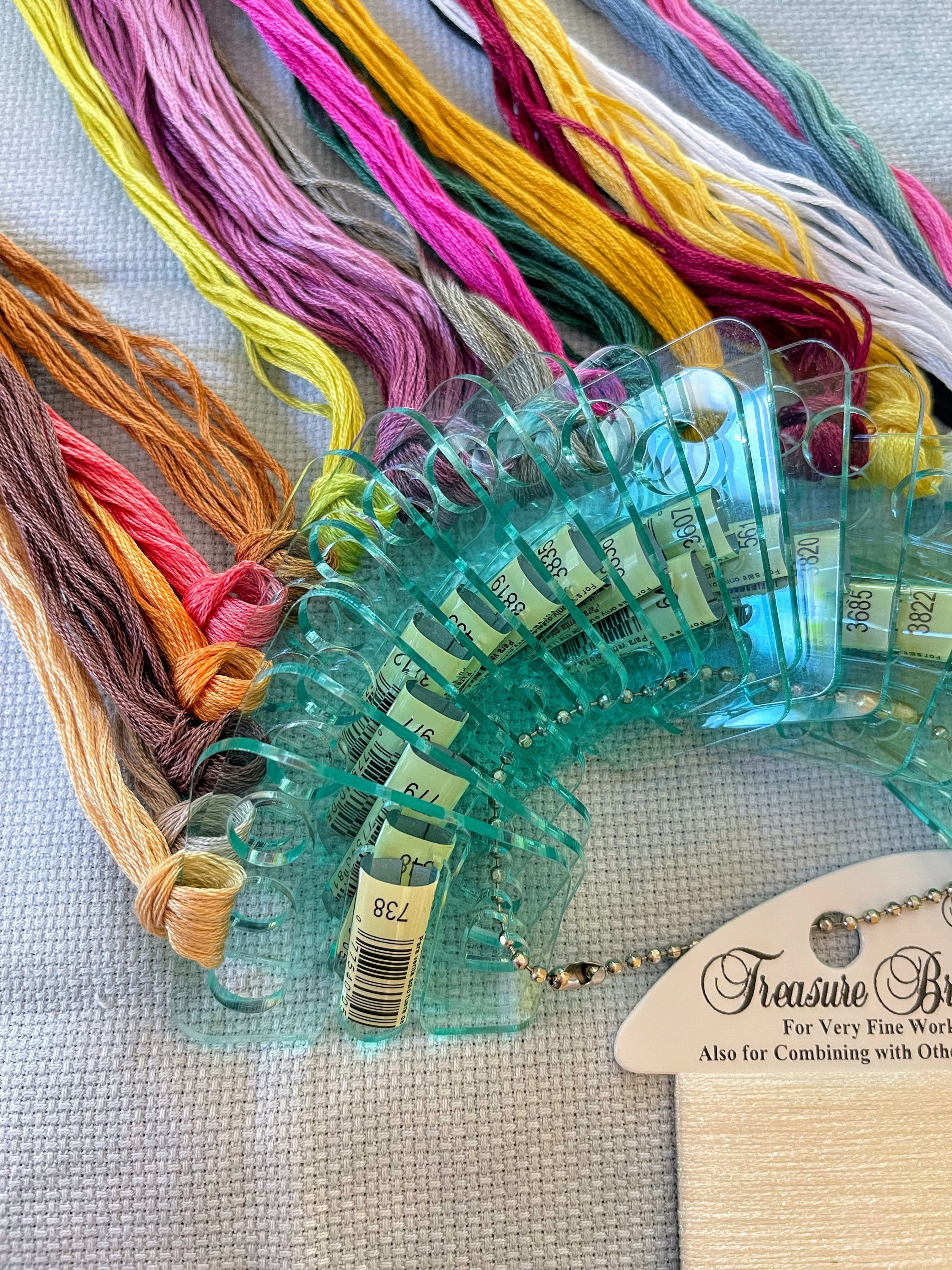 20Pcs of Acrylic Embroidery Thread Organizers,Clear Acrylic Floss Drops,Bobbin  D