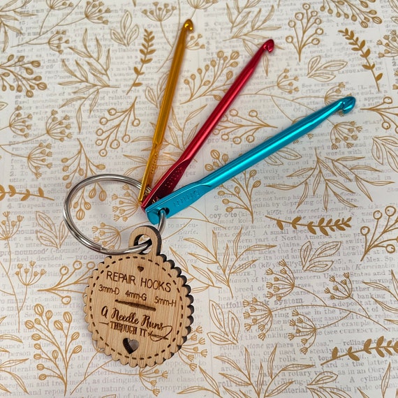 Repair crochet hook set. Small crochet hooks in three sizes 3mm hook, 4mm hook and 5 mm hook. Aluminum tiny crochet hooks