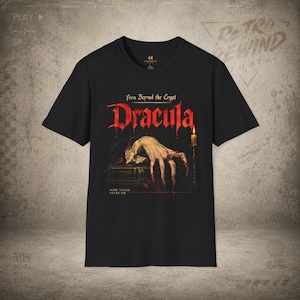 Dracula vintage skräckaffisch T-shirt | Design från bortom kryptan