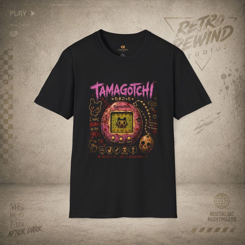 Tamagotchi Horror Shirt, Pink | Verfluchtes virtuelles Haustier-T-Shirt | Gruselige 90er Jahre Nostalgie | RetroRewind After Dark Bild 1
