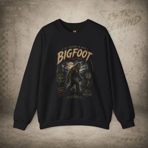 Bigfoot Sasquatch-illustration Rund halströja | Retro Cryptid-design