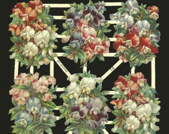 Puede incluir: Nueve diseños de papel de scrapbooking floral vintage con flores de diferentes colores sobre fondo blanco. El papel está impreso en Alemania y tiene el texto "Scraps-A-Plenty" en la parte inferior.