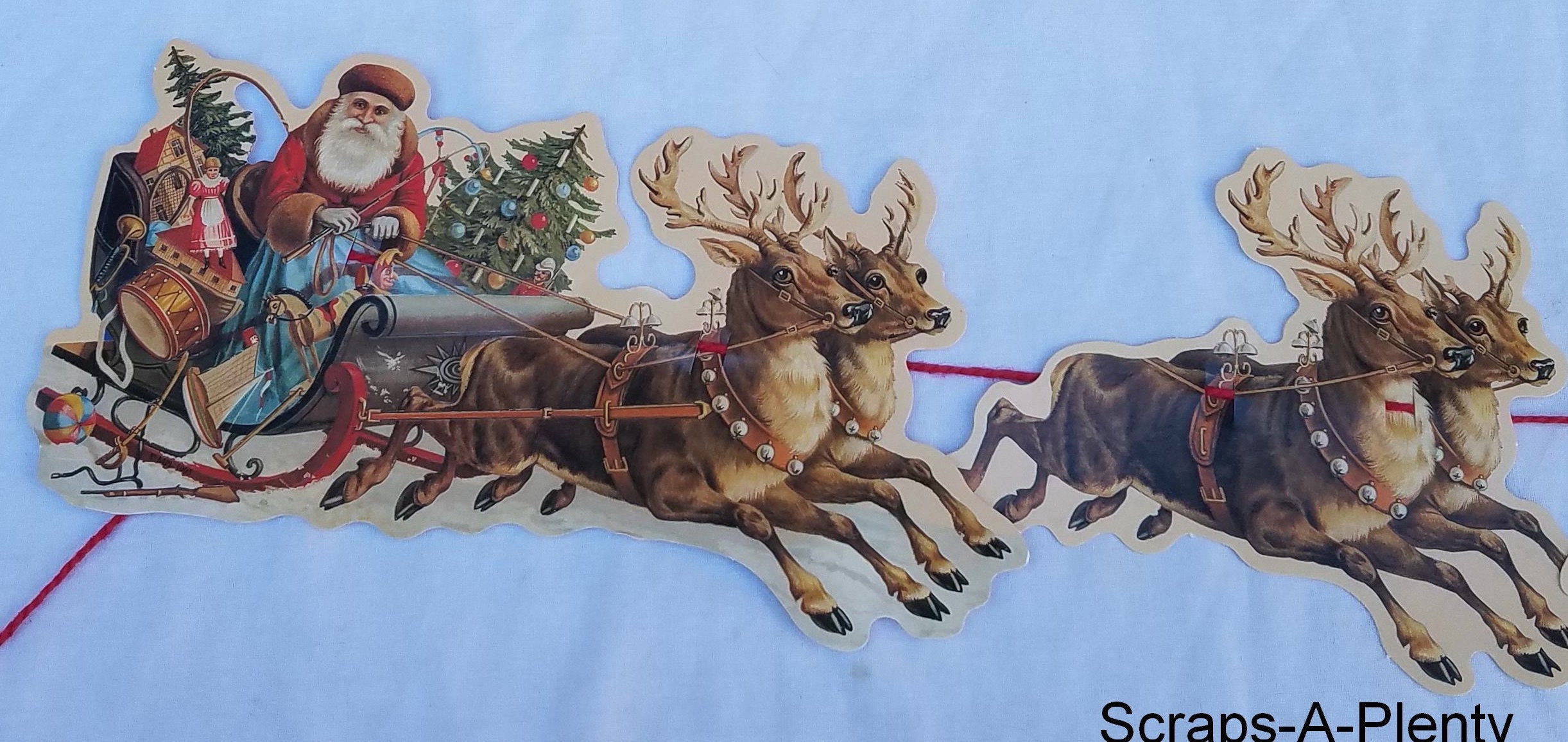Mamelok Frieze Garland Vintage Style 10 Die Cut Christmas Santa, Toys & Sleigh 9' Cord R87