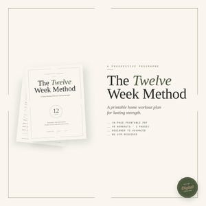 Può includere: Un download digitale intitolato "The Twelve Week Method" su sfondo color crema. La copertina dell'opuscolo mostra il titolo e il numero 12. Il testo a destra descrive il programma come un piano di allenamento a casa con 30 pagine, 48 allenamenti e 3 fasi.