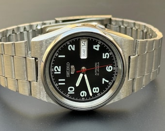 Vintage Seiko 5 Automatische Männer Tag Datum 17 Steine schwarz wählen S-64