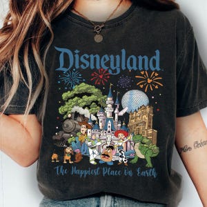 Vintage Disney Toy Story 1995 Retro Comfort Colors T-shirt, Woody Buzz Lightyear Rex T-shirt, WDW Disneyland familjesemester 2026 resa bild 5
