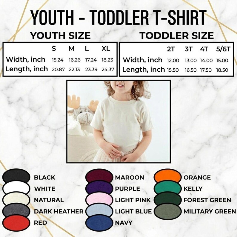 K&ouml;nnte beinhalten: Ein T-Shirt f&uuml;r Jugendliche und Kleinkinder in verschiedenen Farben, darunter Schwarz, Wei&szlig; und Rot. Das Bild zeigt Gr&ouml;&szlig;entabellen f&uuml;r Jugend- und Kleinkindgr&ouml;&szlig;en mit Ma&szlig;en in Zoll. Das Shirt ist in Naturfarbe dargestellt.