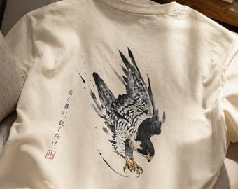 Camiseta con estampado de halcón peregrino en acuarela / Ilustración de estilo japonés / Studio ILTO