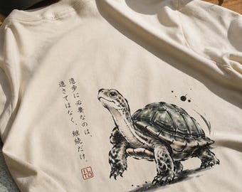 Camiseta Turtle Ink Sketch — Camiseta de manga corta con estampado de caligrafía japonesa / Studio ILTO