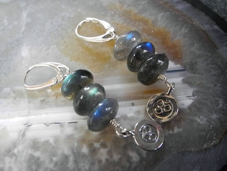 Blue Flash Labradorite Earrings with Sterling Silver Ohm Symbol Charm Divine Power of God, High Quality Mystical Stone of Protection Bild 3