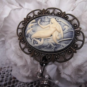 BRONZE Damen Cameo Designer Abzeichen Rolle versenkbare ID Abzeichen Halter Schlüsselkarte Meerjungfrau Wasser Meer Ozean
