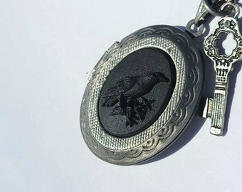 Raven Crow Bird Goth Locket Necklace Memory Gunmetal PHOTO Picture CAMEO Empress