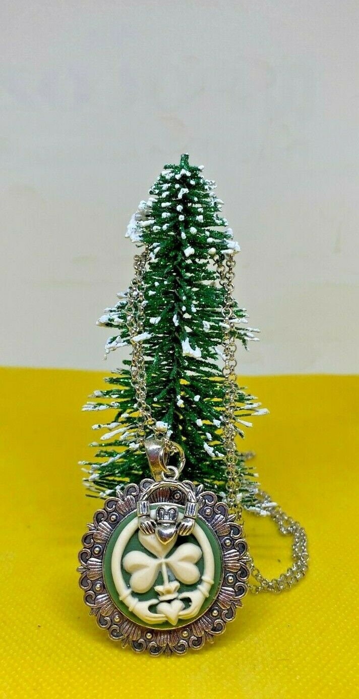 Collana Con Ciondolo Trifoglio Celtico E Nodo Della Trinità - Amaxer In Acciaio Inox - Regalo San Patrizio