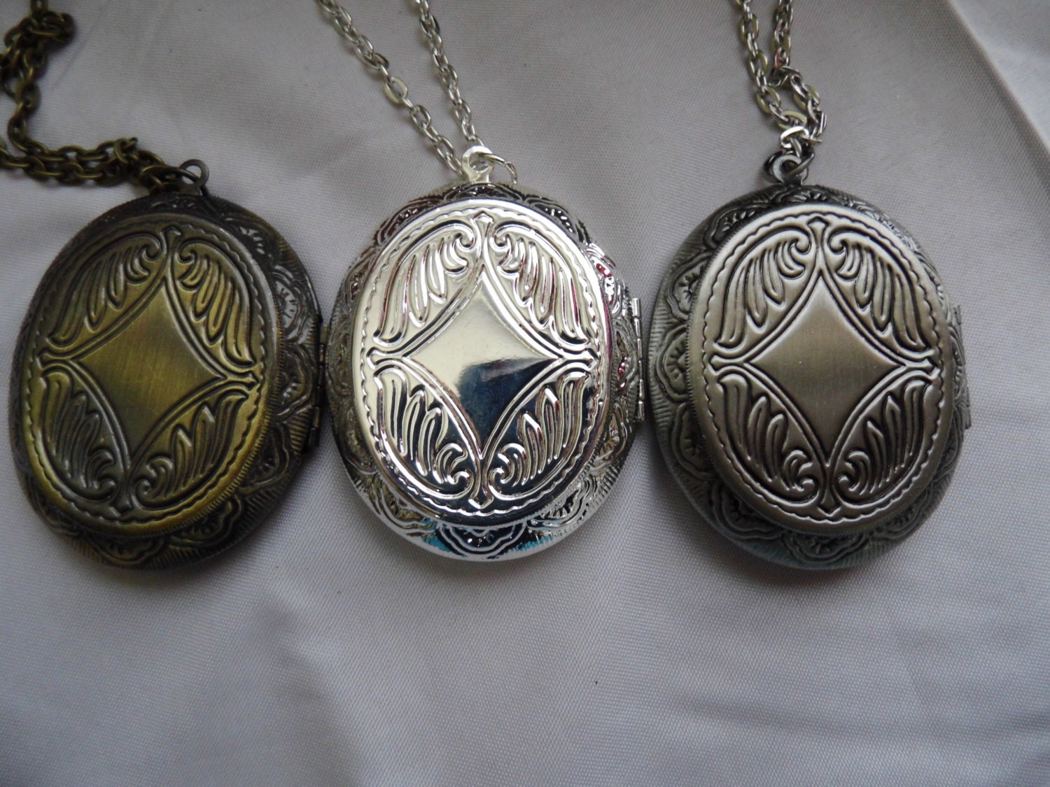 Scottish Thistle Locket Victorian Cameo Ladies Art Etsy