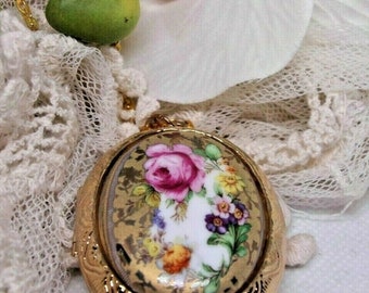 Porcelain China Jewelry Rose Bouquet Wedding Keepsake Locket Necklace Pendant Pill Box