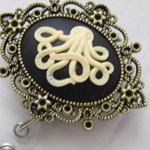 Ladies Cameo designer Badge reel retractable ID Badge Holder Key Card Octopus Sea Zoo Cephalopod