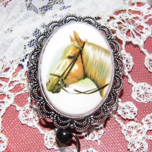 Châtaignier cheval Badge bobine rétractable carte d'identité porte-lunettes enseignant infirmière poney équestre