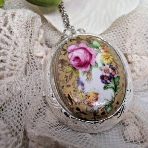 Porcelain China Jewelry Rose Bouquet Wedding Keepsake Locket Necklace Pendant Pill Box