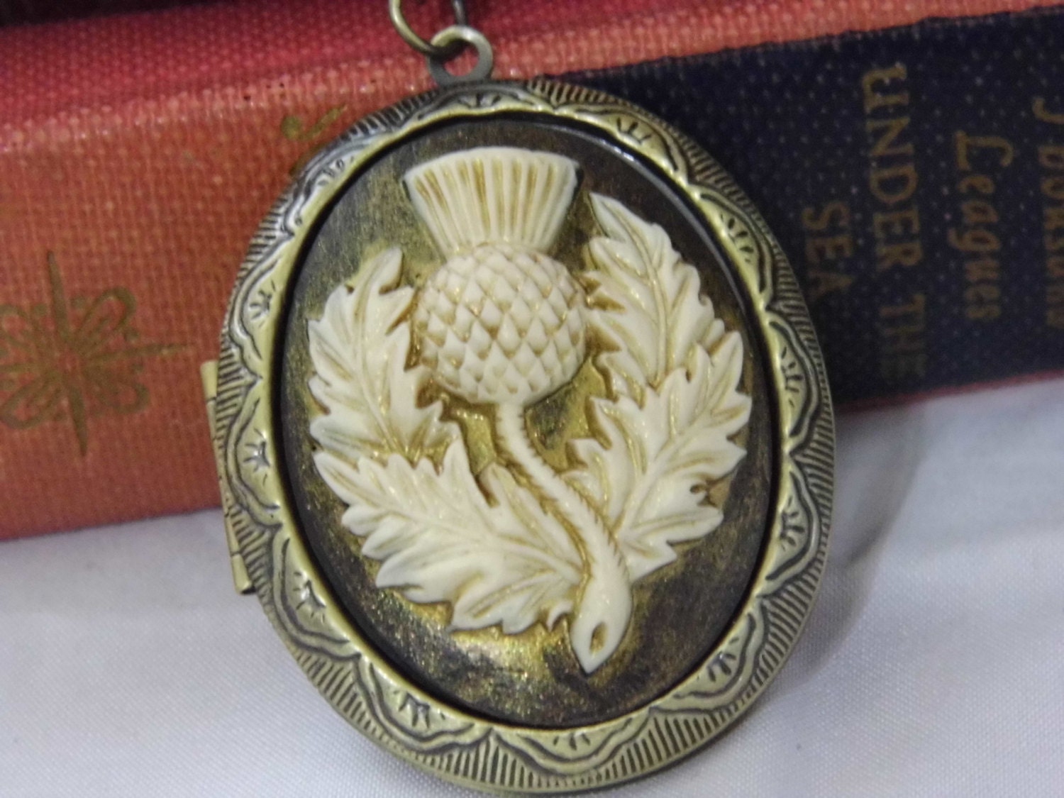 Scottish Thistle Locket Victorian Cameo Ladies Art Etsy