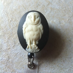 Badge bobine rétractable ID carte porte-lunettes enseignant infirmière huée hibou homme femme oiseau