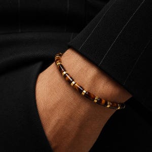 Tigerauge Armband für Männer • Gold Perlen Stretch Armband • Geschenk für Ihn, Papa oder Freund • Stapelbar mit jeder Uhr