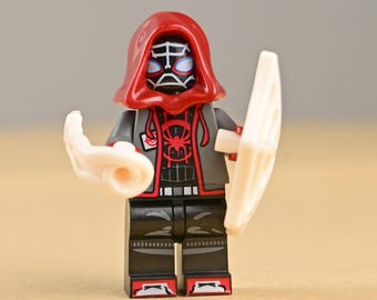 Minifigura de Miles Morales 2099 con traje y sudadera informal, juguete de construcción de héroe lanzatelarañas, regalo moderno para adolescentes o fans de Spider-Man.