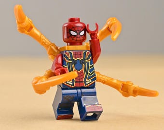Iron Spider Suit Minifigure, Homecoming, Movable Back Claws, Compatible Building Toy