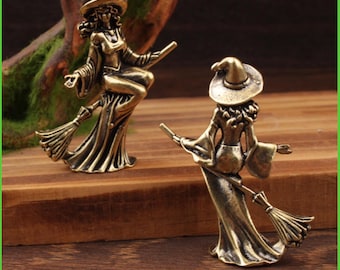 Mini figurine de sorcière en laiton, statue de sorcière d'Halloween, décor de sorcière fantastique, ornement gothique de collection, cadeau de décoration de bureau vintage