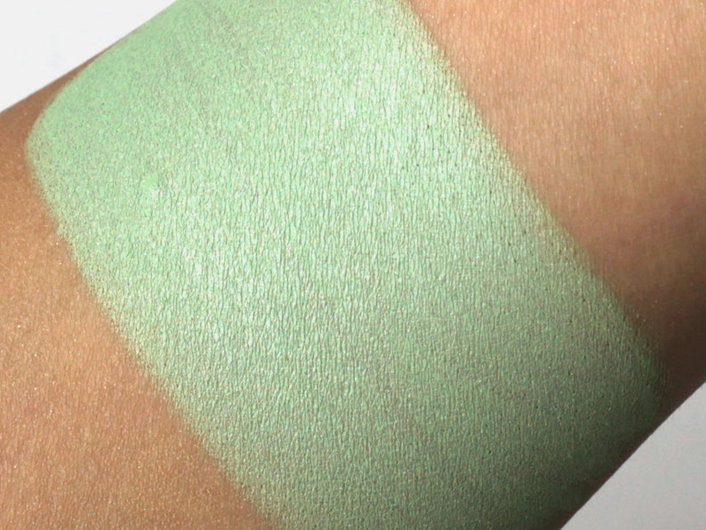 Green Shimmer Eyeshadow Pistachio Vegan Mineral Makeup image 2