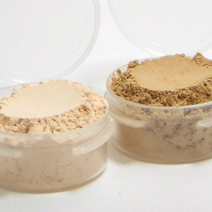 Illuminating Mineral Primer & Finishing Veil Samples: Vegan Shimmer Powder