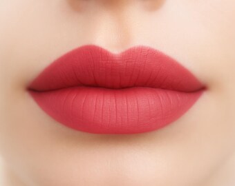 Lápiz labial mate - "Sweetie", un labial vegano rosa coral intenso, con ingredientes naturales y orgánicos.