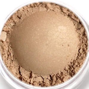 Vegan Stardust Highlighting Powder: Light Gold Champagne Shimmer