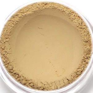 Vegan Mattifying Mineral Primer: Sheer Tan Finishing Veil (7g Jar)